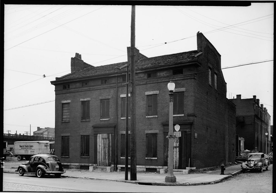 Ulysses S. Grant married Julia Dent in this house, which belonged to her father.